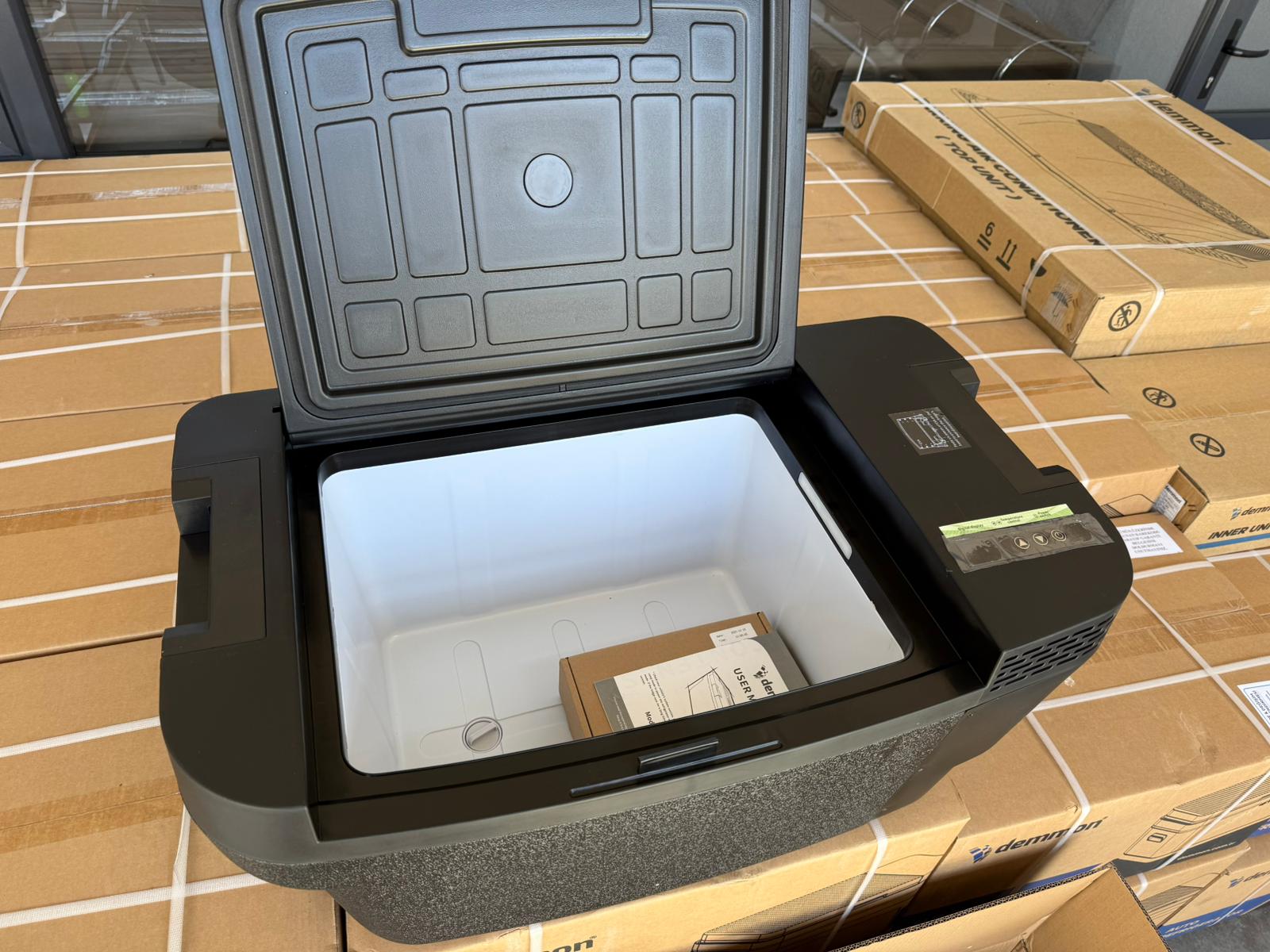 DEMMON TESLA UYUMLU ARAÇ İÇİ BUZDOLABI 35 LT