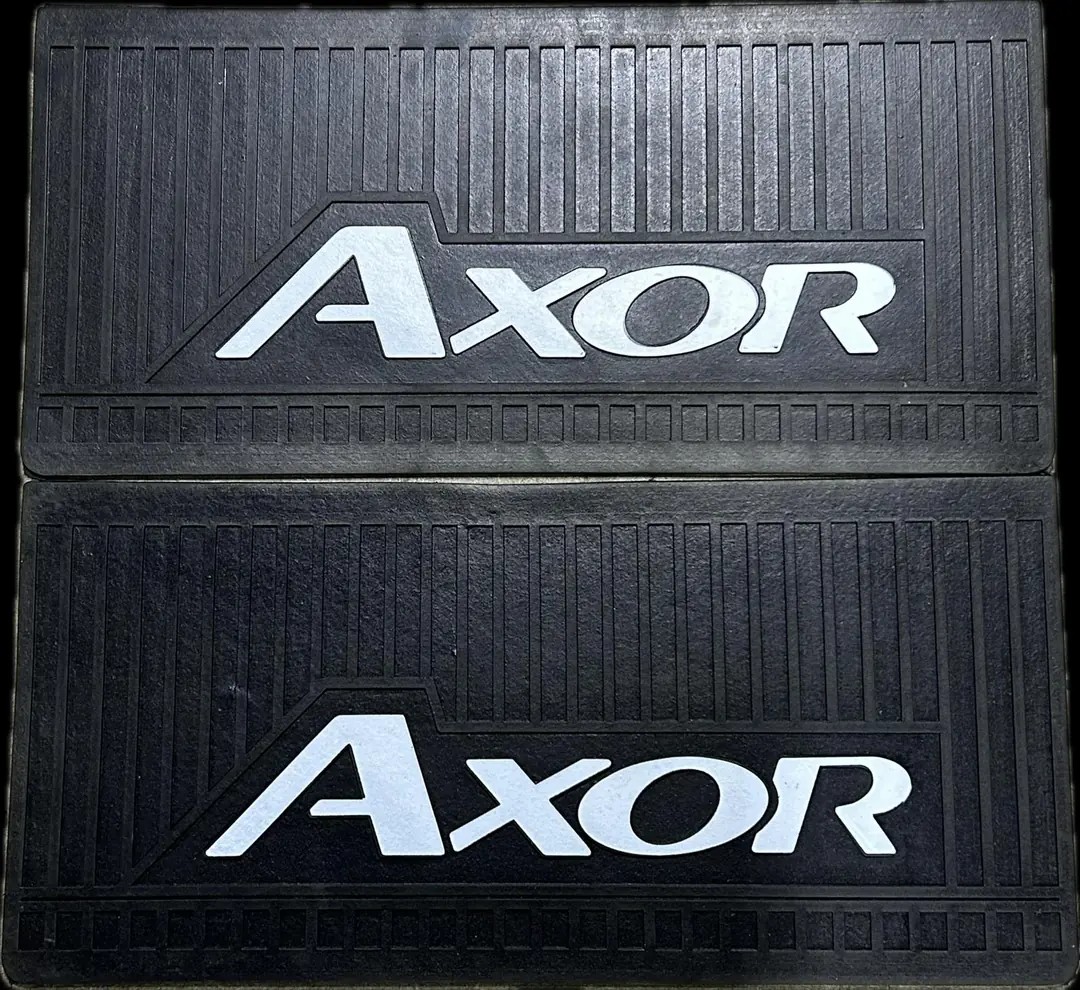 TRAKMOBİL KAUÇUK MERCEDES AXOR ÇEKİCİ ARKA TOZLUK 30X60 CM