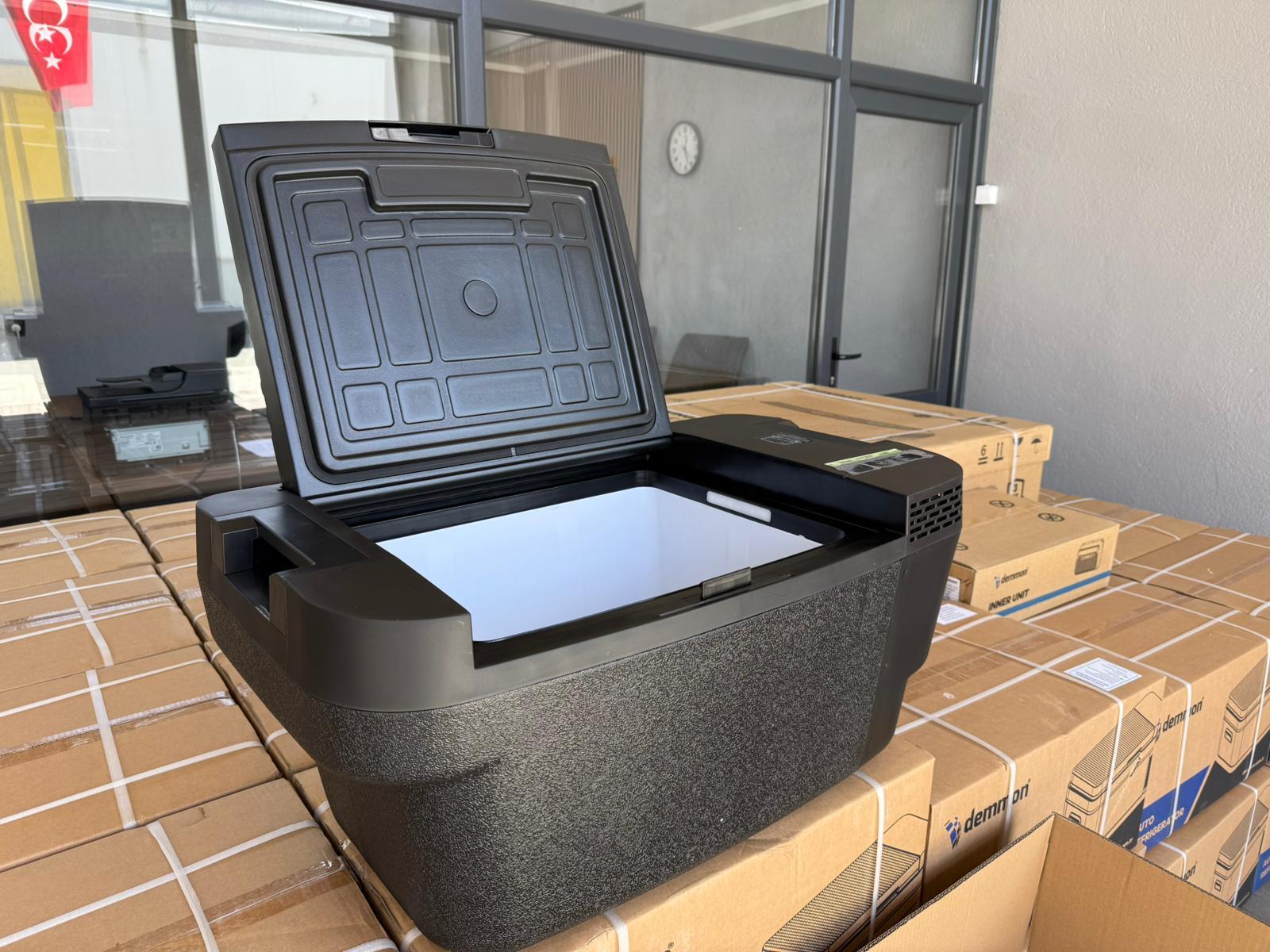 DEMMON TESLA UYUMLU ARAÇ İÇİ BUZDOLABI 35 LT